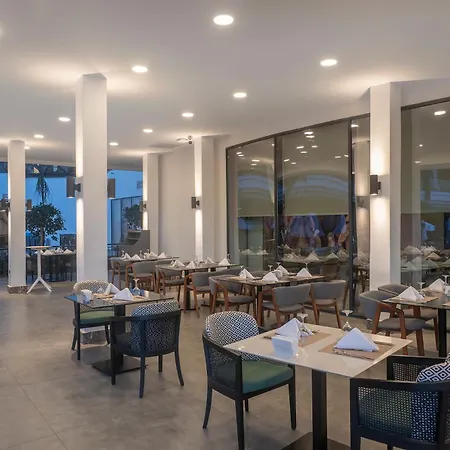 Royal Atlantis Icon Hotel 5*